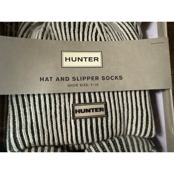 Hunter Striped Hat and Matching Slipper Socks Gift Set Women shoe sizes 7–10 new - Picture 4 of 4